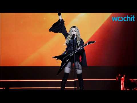 VIDEO : Madonna Hilariously Claps Back at Fans for Late Concert