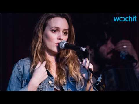 VIDEO : Leighton Meester Does a Bluesy Rendition of Elvis' 