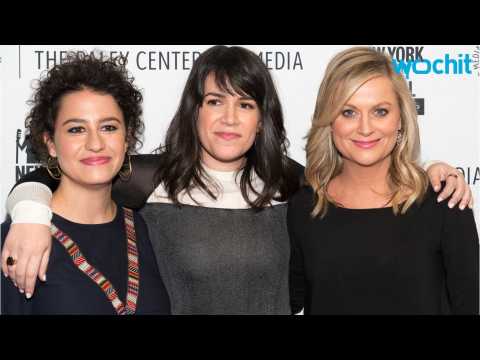 VIDEO : 'Broad City' Stars Team up With Tina Fey and Amy Poehler in New 'Sisters' Promo