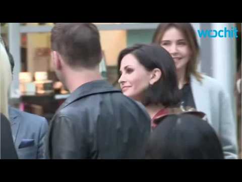 VIDEO : Courteney Cox Wearing Rings Just After Calling Off Engagement