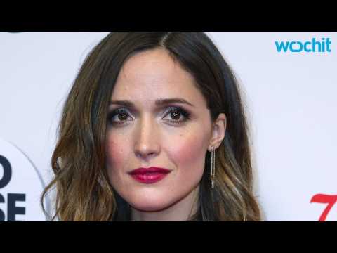 VIDEO : Pregnant Rose Byrne Out and About in New York