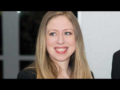 VIDEO : Chelsea Clinton's Holiday Surprise!