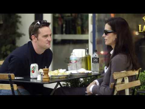 VIDEO : Matthew Perry and Courteney Cox Are Secretly Dating?