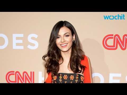 VIDEO : Rocky Horror Picture Show Remake to Star Victoria Justice