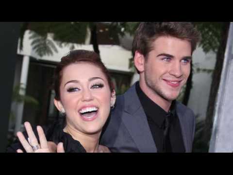 VIDEO : Miley Cyrus and Liam Hemsworth are Almost a Couple Again