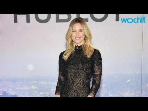 VIDEO : Bar Refaeli Announces She's Pregnant With Her First Child