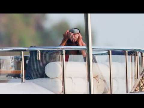 VIDEO : Kendall Jenner and Harry Styles Hook Up on Yacht in St. Barts