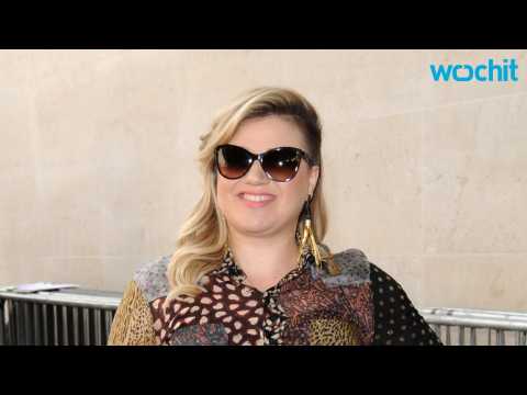 VIDEO : Kelly Clarkson is Returning to American Idol!