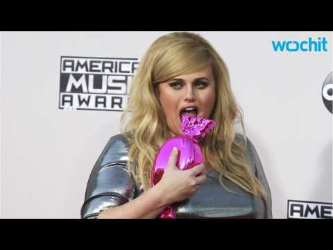 VIDEO : Rebel Wilson Witnessed an Attempted Robbery and Live Tweeted it
