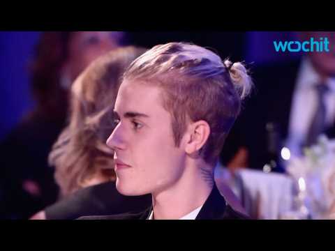 VIDEO : Justin Bieber Shows Off New Man Bun