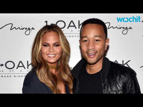 VIDEO : John Legend and Chrissy Teigen Reveal the Gender of Their Baby