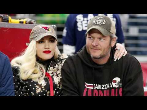 VIDEO : Gwen Stefani and Blake Shelton's Romantic and Fun Football Date