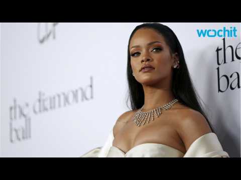 VIDEO : Glass John Says Travis $cott Delaying Release Of Rihanna?s ?Anti? Album