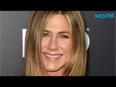 VIDEO : Jennifer Aniston Reveals the Realistic Ways She Stays Looking Long and Lean