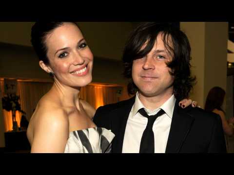 VIDEO : Mandy Moore's Divorce Gets Catty!