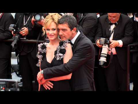 VIDEO : Antonio Banderas et Melanie Griffith finalisent leur divorce