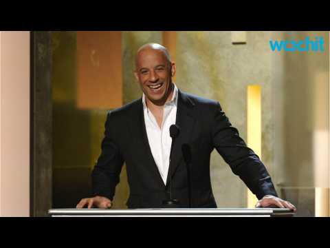 VIDEO : Vin Diesel Sings to Late Paul Walker