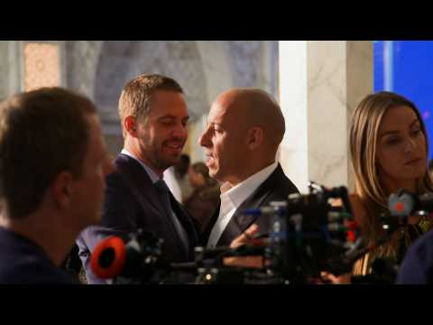VIDEO : Vin Diesel sings tribute to Paul Walker at People?s Choice Awards