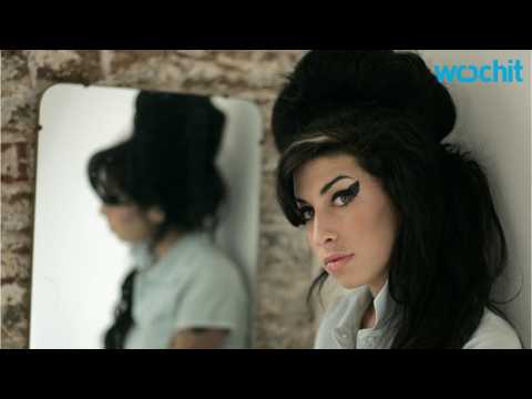 VIDEO : Amy Winehouse?s Mother is Convinced Amy Suffered From Tourette Syndrome