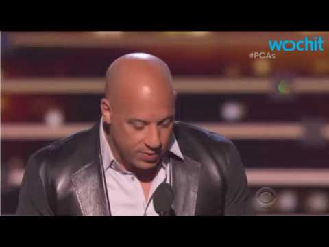 VIDEO : Vin Diesel Remembers Paul Walker in Tear-Jerking People?s Choice Awards Acceptance Speech