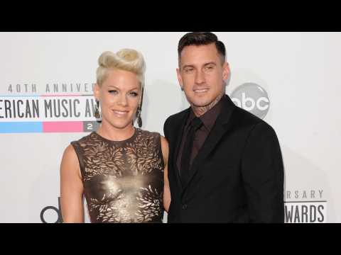 VIDEO : Carey Hart's Sweet Anniversary Message to Pink
