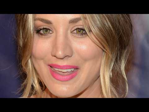 VIDEO : Does Kaley Cuoco Have A New Man?