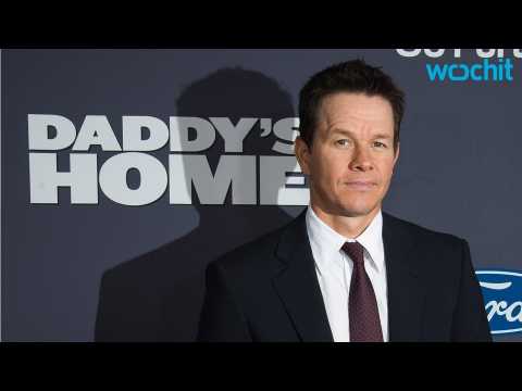 VIDEO : Mark Wahlberg Plays Hot Dad in Upcoming Movie