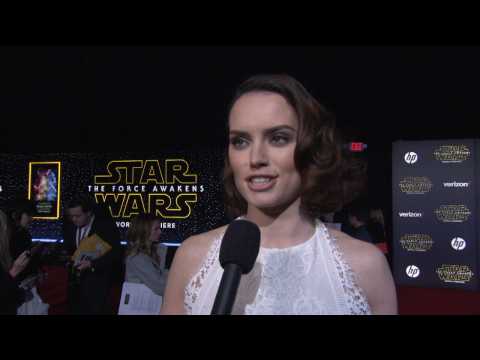 VIDEO : Star Wars: The Force Awakens Premiere: Daisy Ridley