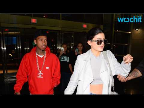 VIDEO : Kylie Jenner Can't Get Enough Of Tyga