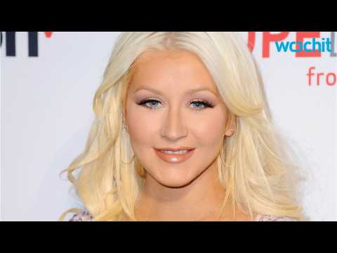 VIDEO : Christina Aguilera Celebrates Birthday In Sexy Black Dress