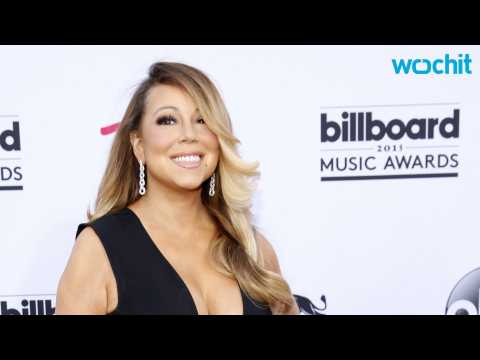 VIDEO : Mariah Carey Surprises Fans at Beacon Theatre
