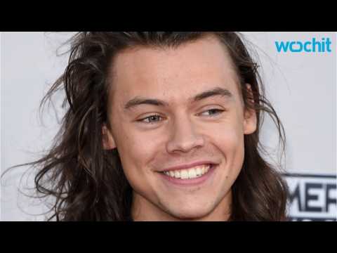 VIDEO : Harry Styles is Preparing Tracks for His Looming Solo Career
