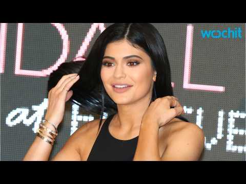 VIDEO : Kylie Jenner Urged to Cut Down on Social Media