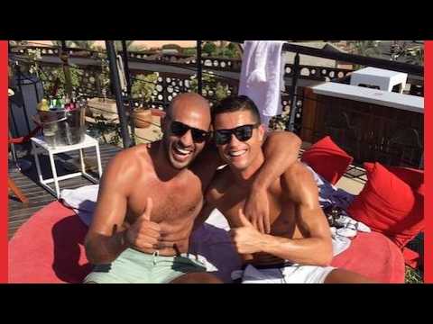 VIDEO : Cristiano Ronaldo en couple avec un homme ? Les rumeurs relancées !