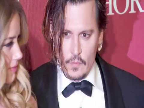 VIDEO : Exclu Vido : Johnny Depp : Il commence l?anne avec une rcompense mais semble fatigu ...