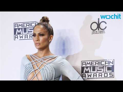 VIDEO : Jennifer Lopez May Be the Busiest Mom of 2016