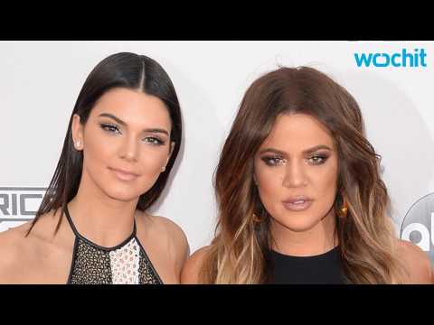 VIDEO : Khloe Kardashian Spills Who Kendall Jenner Is Dating!
