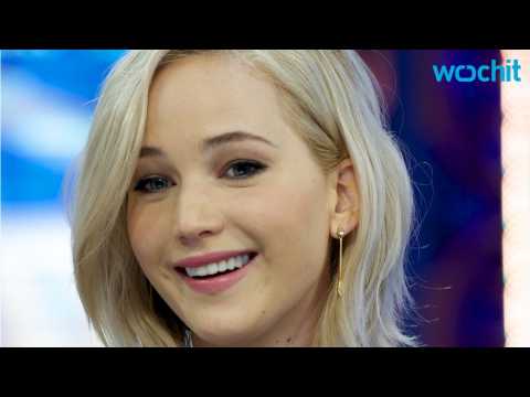 VIDEO : Jennifer Lawrence Thinks Brie Larson Should Win the Golden Globe This Year