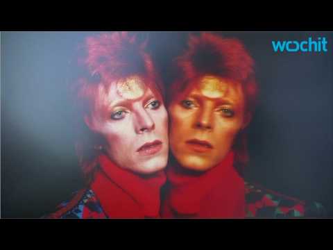 VIDEO : Cancer Takes David Bowie