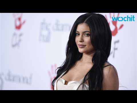 VIDEO : Kylie Jenner Stuns Like Kim K at Rihanna's Diamond Ball