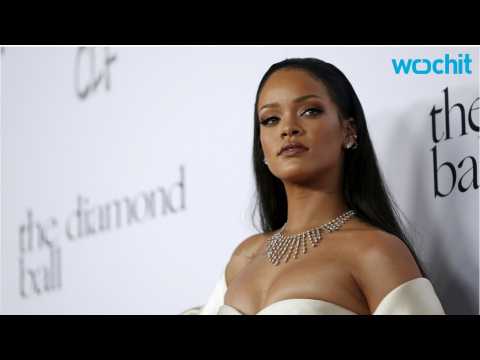 VIDEO : Rihanna Hosts the Diamond Ball