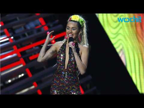 VIDEO : Miley Cyrus & Her ''BB Talk'' Music Video