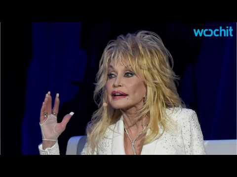 VIDEO : Dolly Parton's 'Coat of Many Colors' Airs to Record Audience