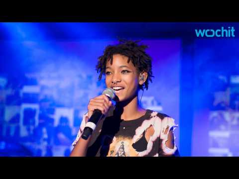VIDEO : Willow Smith Releases a Surprise Album