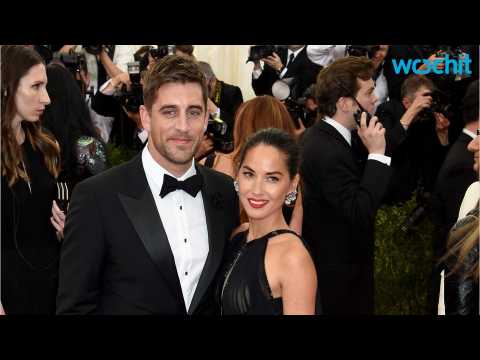 VIDEO : Olivia Munn & Aaron Rodgers are Star Wars Fans