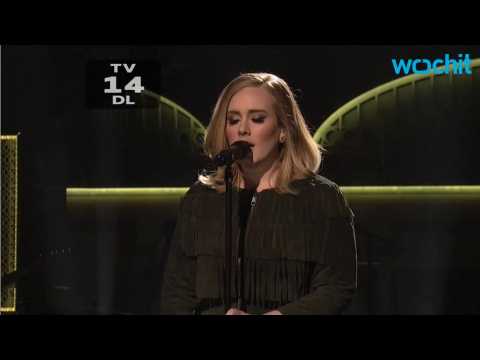 VIDEO : Adele Don's New Haircut While Performing at the X-Factor
