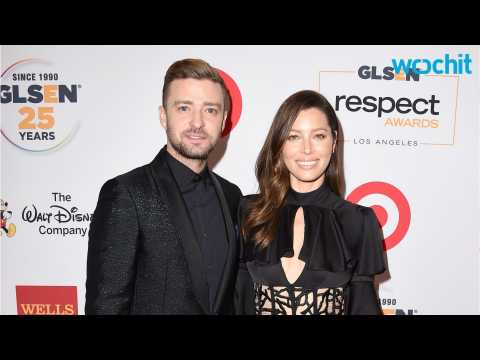 VIDEO : Justin Timberlake and Jessica Biel Seen in Parent Mode at the Mall