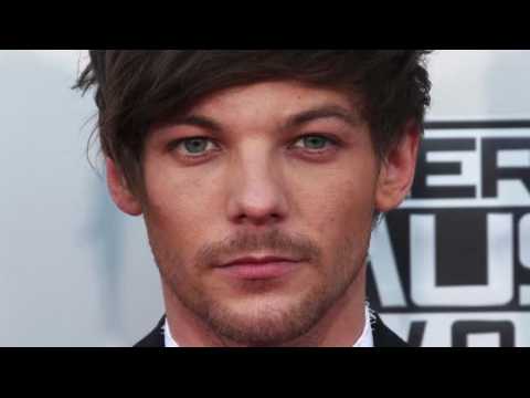 VIDEO : Louis Tomlinson de One Direction a quitt sa petite-amie enceinte