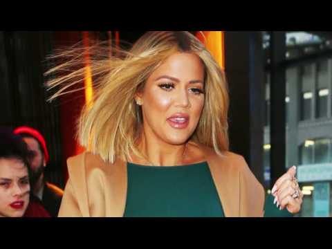 VIDEO : Khloe Kardashian Seen Safely on Ground in New York City