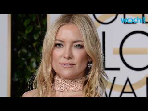 VIDEO : Kate Hudson Goes Super Casual for Post-Golden Globes Lunch With Her Mom